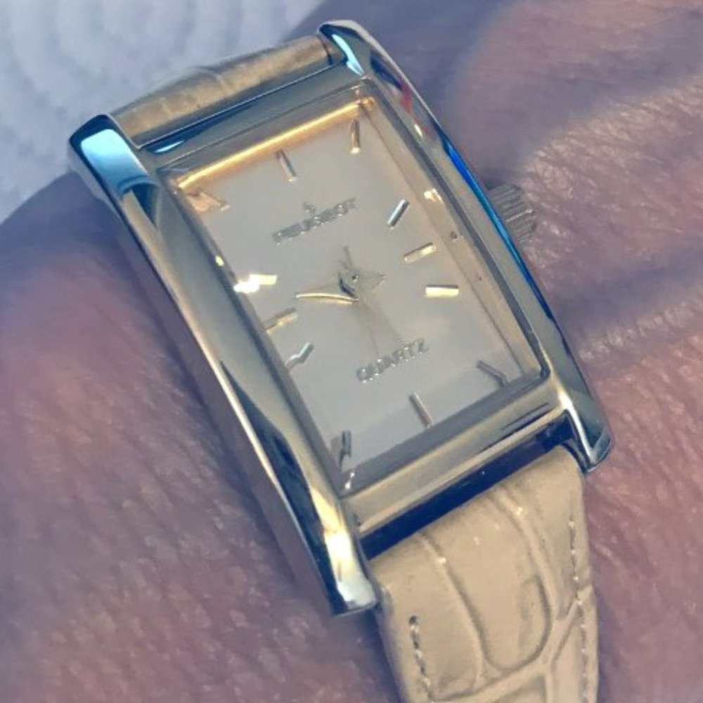 Peugeot Watch with interchangeable bands, comes with an extra cream color band